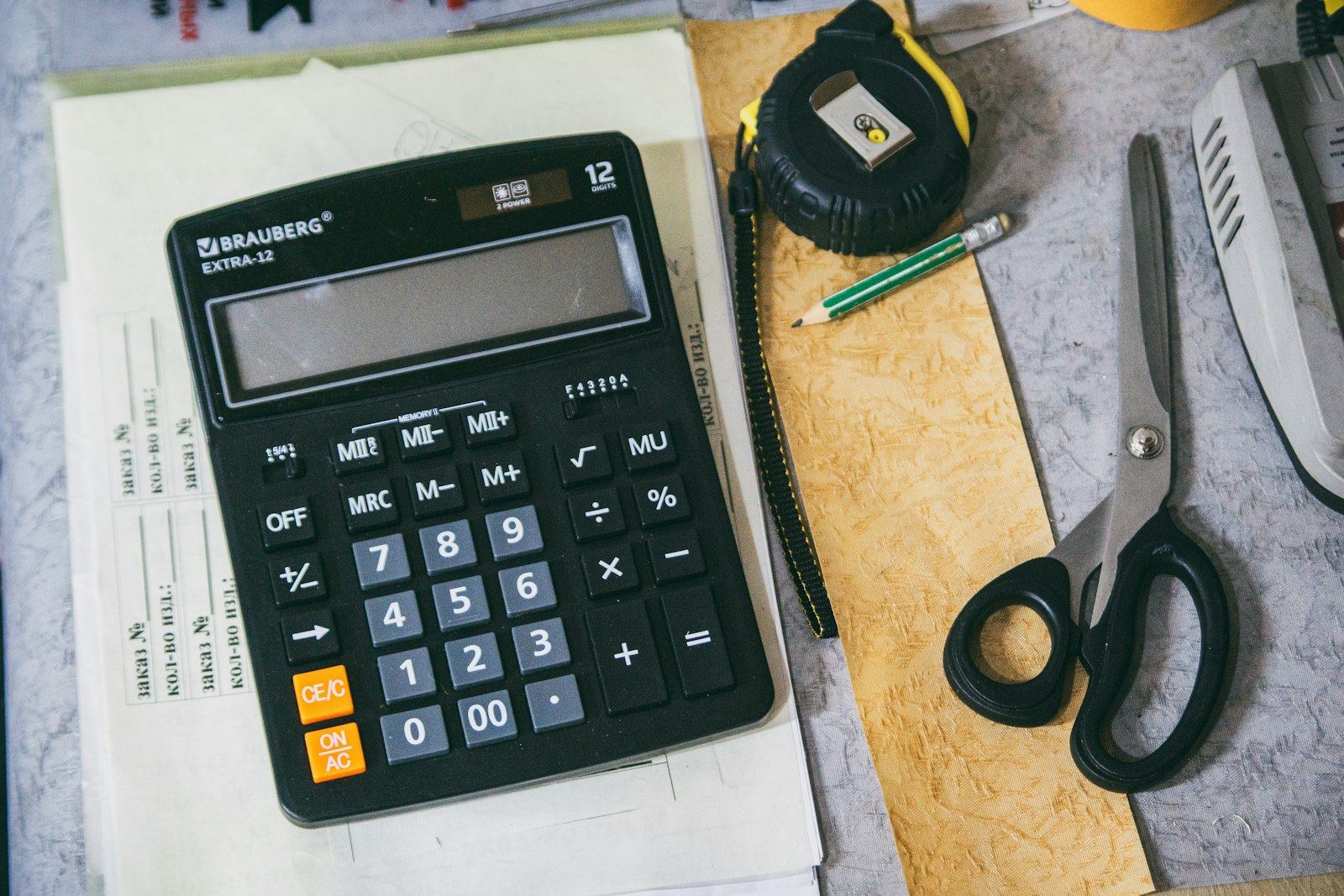 Opérateur en atelier industriel, un profil concerné par les taux réduits d’accise sur l’électricité